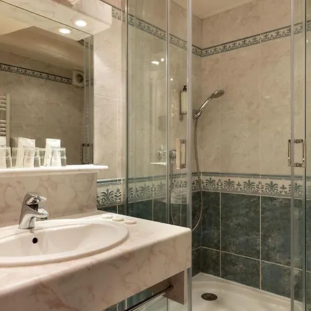 Le Dauphin Hotell 3*