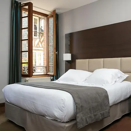 Le Dauphin Les Loges Hotel 3*