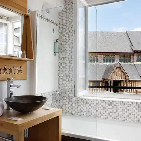 Le Dauphin Hotell Honfleur