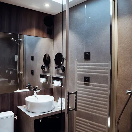 Le Dauphin Hotell