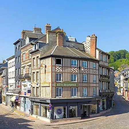 Le Dauphin Les Loges Hotel 3*