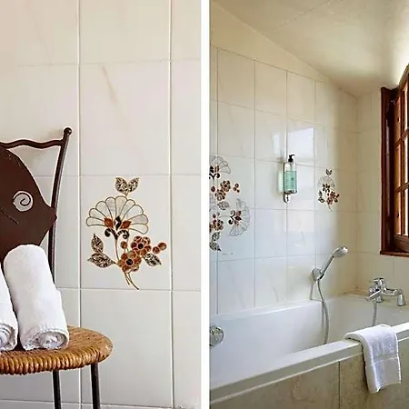 Le Dauphin Les Loges Hotel 3*