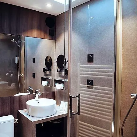 Le Dauphin Les Loges Hotel