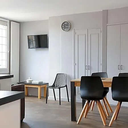 Le Dauphin Les Loges Hotel 3*