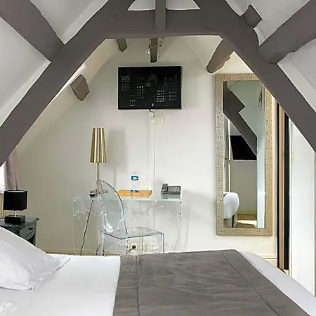 Le Dauphin Les Loges 3* Honfleur